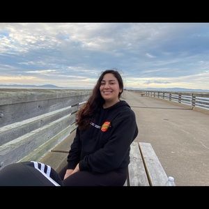 Meet your Posher, Alejandra